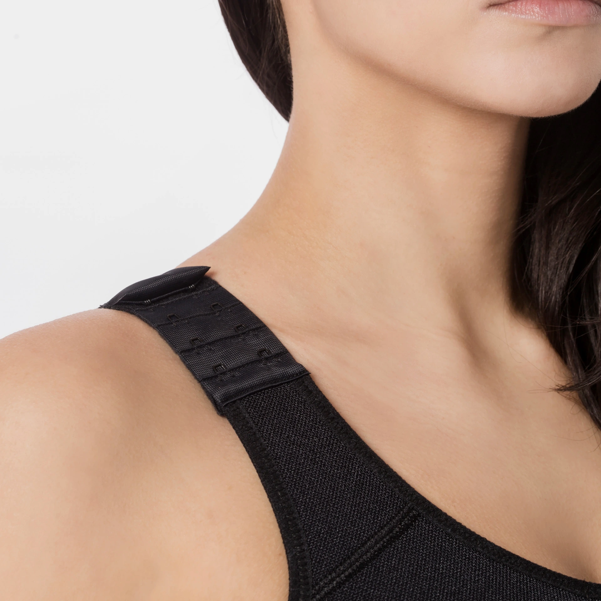 مشد طبي ضاغط من ريفي بعد عمليات الصدر - لعمليات التكبير وتصغير الثدي (سحاب)